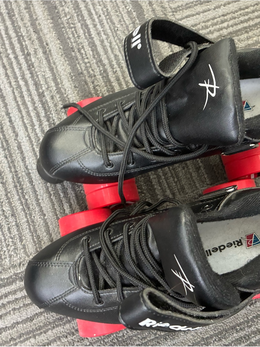 Riedell Black/Dart Red Retro Roller Skate - Riedell - Picture 2 of 3